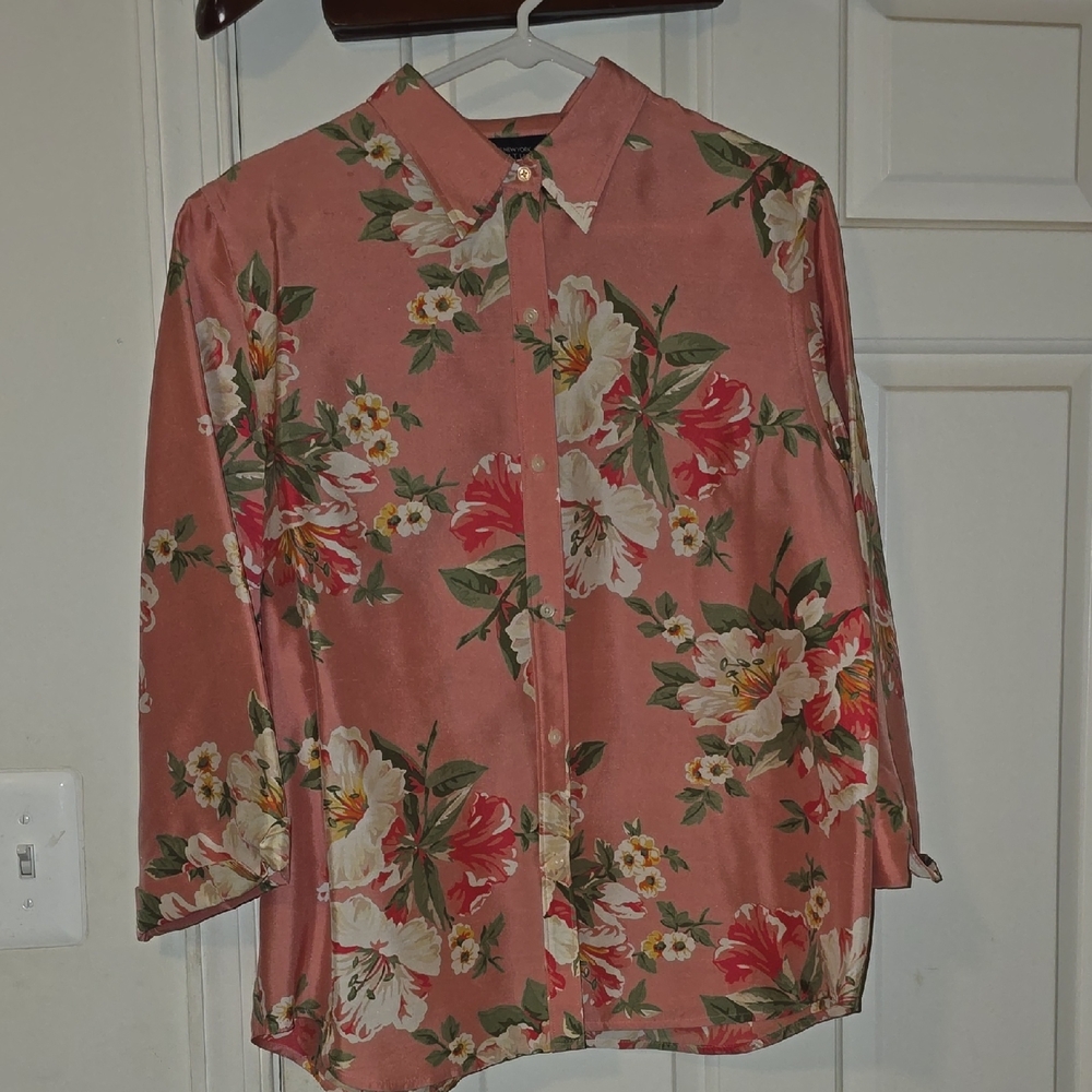 100% Silk Jones New York Signature Salmon Floral Button Down Shirt